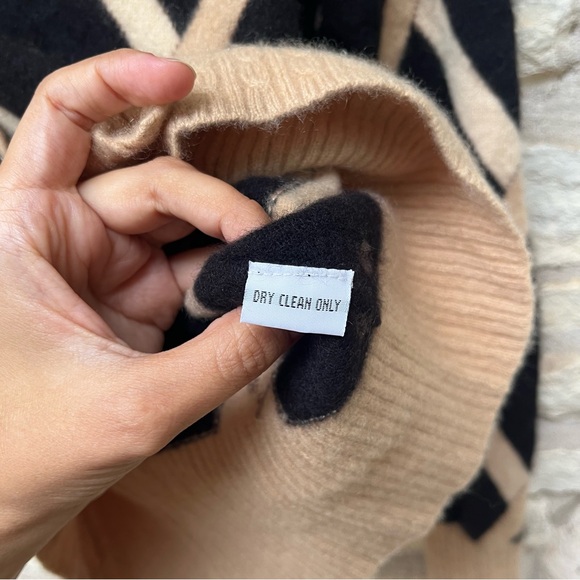 CASHMERE CARDIGAN INTARSIA BLACK/BONE/BEIGE size Small - Picture 6 of 7